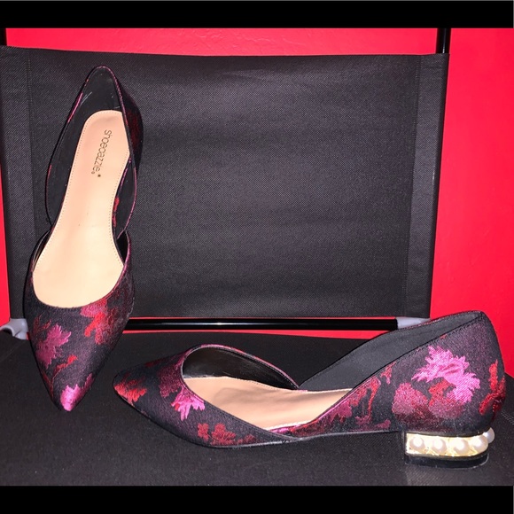 COPY - Dressy, Classy, Flashy Floral Brocade & Pearl Flat - Picture 3 of 6